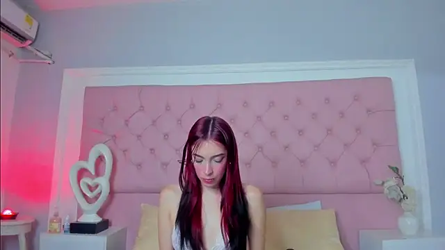 Snapshot of DannaFlame_ chatting on 05-28-26, 06:21 DannaFlame online show from 05-28-26, 06:21