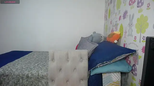 Snapshot of Tyna_b chatting on 06-20-26, 12:15 Tyna b online show from 06-20-26, 12:15