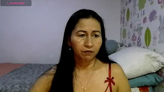 Snapshot of Tyna_b chatting on 07-28-26, 12:40 Tyna b online show from 07-28-26, 12:40