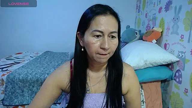 Snapshot of Tyna_b chatting on 07-28-26, 10:09 Tyna b online show from 07-28-26, 10:09