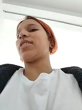 Mia 0-4 online show from 05-13-26, 04:03