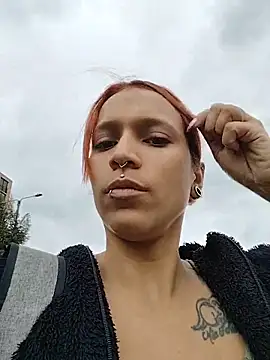 Snapshot of Mia_0-4 chatting on 04-11-26, 03:38 Mia 0-4 online show from 04-11-26, 03:38