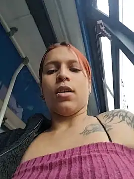 Snapshot of Mia_0-4 chatting on 04-13-26, 04:44 Mia 0-4 online show from 04-13-26, 04:44