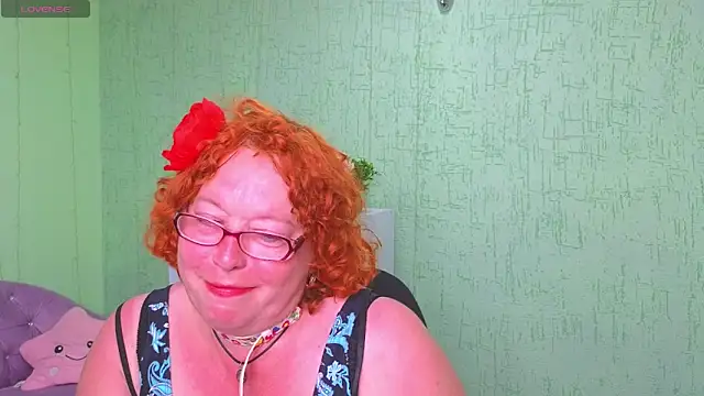 Snapshot of Fara_Flutte chatting on 06-09-26, 01:12 Fara Flutte online show from 06-09-26, 01:12
