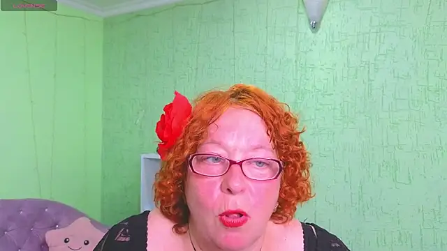 Snapshot of Fara_Flutte chatting on 06-12-26, 12:58 Fara Flutte online show from 06-12-26, 12:58