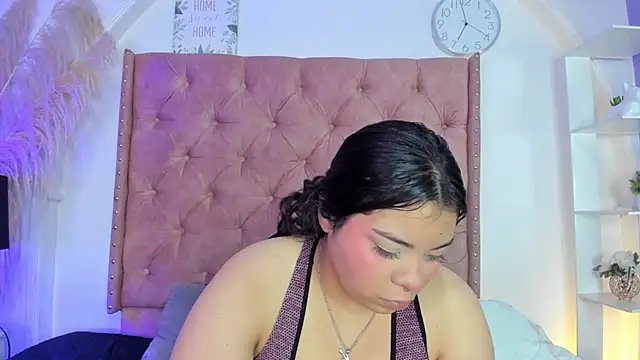 Snapshot of ROSELEI_ chatting on 06-15-26, 09:20 ROSELEI online show from 06-15-26, 09:20