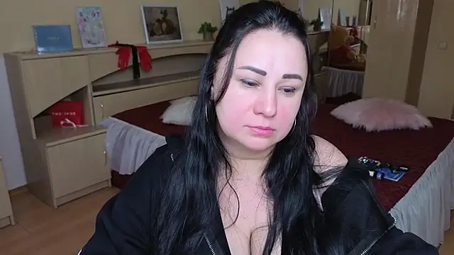 Mia Misteryy online show from 05-04-26, 05:11