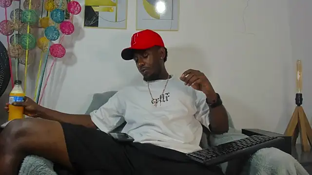 Snapshot of pipe_monstercock chatting on 05-11-26, 07:33 pipe monstercock online show from 05-11-26, 07:33