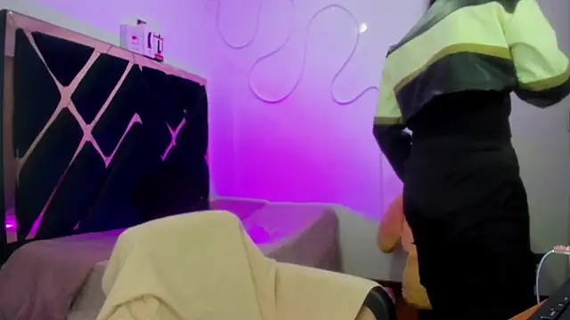 evelott allenx online show from 06-12-26, 12:41