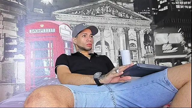 Snapshot of Daniel_huge22 chatting on 04-10-26, 01:40 Daniel huge22 online show from 04-10-26, 01:40