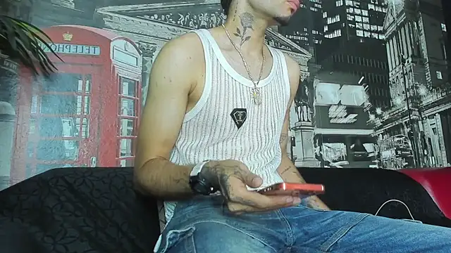 Snapshot of Daniel_huge22 chatting on 06-19-26, 02:23 Daniel huge22 online show from 06-19-26, 02:23