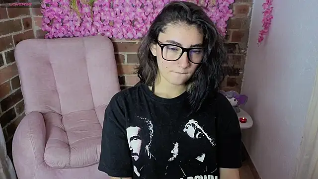 Snapshot of darknesscosplayer56 chatting on 04-07-26, 07:59 darknesscosplayer56 online show from 04-07-26, 07:59