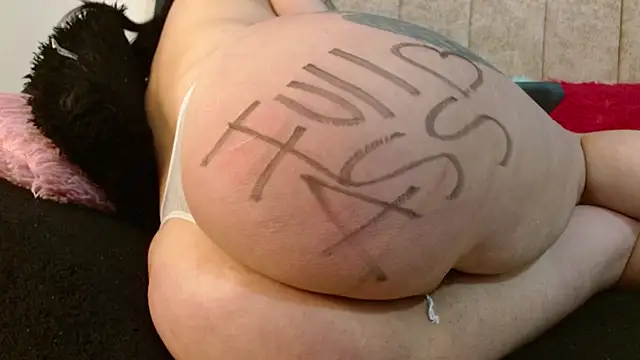Snapshot of Melanie_Slut_nasty chatting on 05-06-26, 09:08 Melanie Slut nasty online show from 05-06-26, 09:08