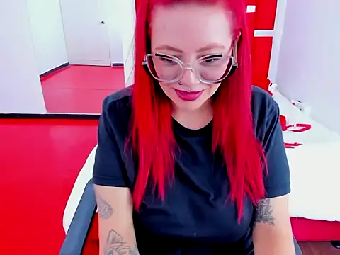 Snapshot of scarlett_red_1 chatting on 04-16-26, 09:39 scarlett red 1 online show from 04-16-26, 09:39