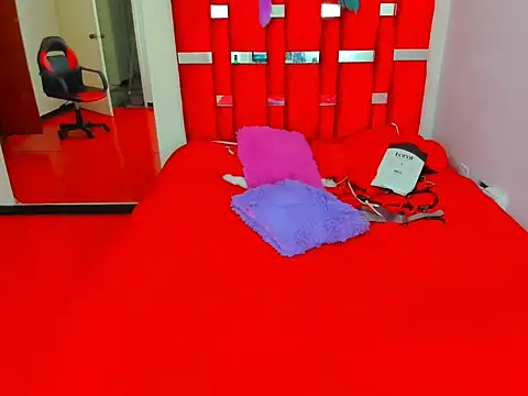 Snapshot of scarlett_red_1 chatting on 05-02-26, 04:56 scarlett red 1 online show from 05-02-26, 04:56