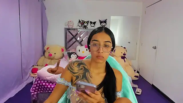 Snapshot of valery_taylor_1 chatting on 07-14-26, 11:44 valery taylor 1 online show from 07-14-26, 11:44