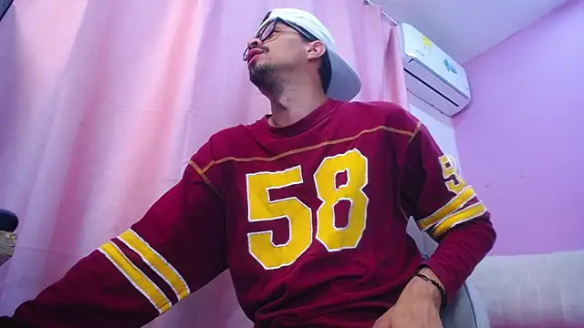 Amir guy  online show from 04-09-26, 02:12