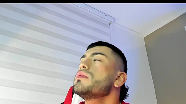 Snapshot of Alexander_Diazz chatting on 04-22-26, 12:23 Alexander Diazz online show from 04-22-26, 12:23