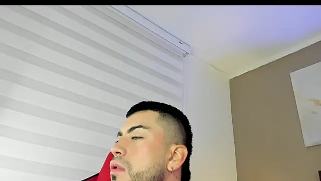 Snapshot of Alexander_Diazz chatting on 04-23-26, 01:35 Alexander Diazz online show from 04-23-26, 01:35