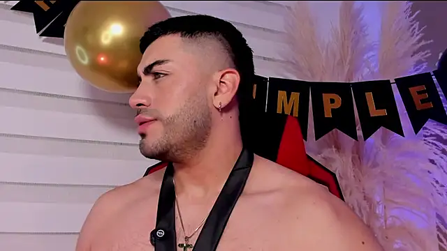 Snapshot of Alexander_Diazz chatting on 05-11-26, 04:04 Alexander Diazz online show from 05-11-26, 04:04