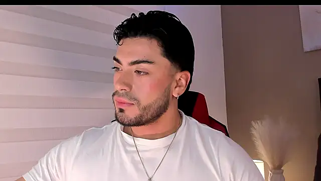 Snapshot of Alexander_Diazz chatting on 04-16-26, 01:12 Alexander Diazz online show from 04-16-26, 01:12