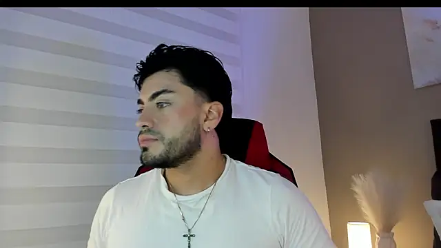 Snapshot of Alexander_Diazz chatting on 04-17-26, 01:36 Alexander Diazz online show from 04-17-26, 01:36