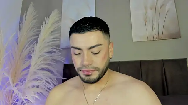 Snapshot of Alexander_Diazz chatting on 05-28-26, 12:44 Alexander Diazz online show from 05-28-26, 12:44