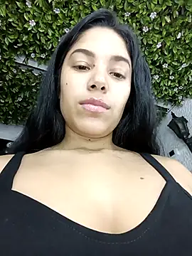 Snapshot of BrendaBloom_ chatting on 04-21-26, 02:03 BrendaBloom online show from 04-21-26, 02:03