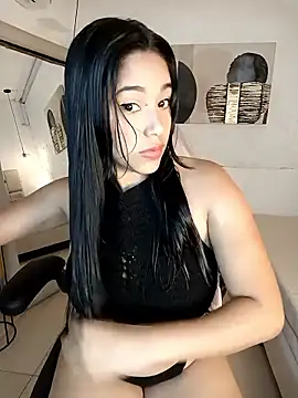 Snapshot of BrendaBloom_ chatting on 04-24-26, 03:41 BrendaBloom online show from 04-24-26, 03:41