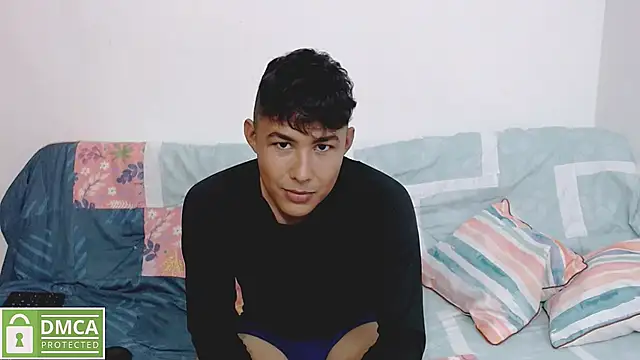 Snapshot of Denzel_Ass26 chatting on 05-20-26, 11:02 Denzel Ass26 online show from 05-20-26, 11:02