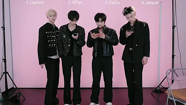 Snapshot of XL-CandyShop chatting on 04-07-26, 06:59 XL-CandyShop online show from 04-07-26, 06:59