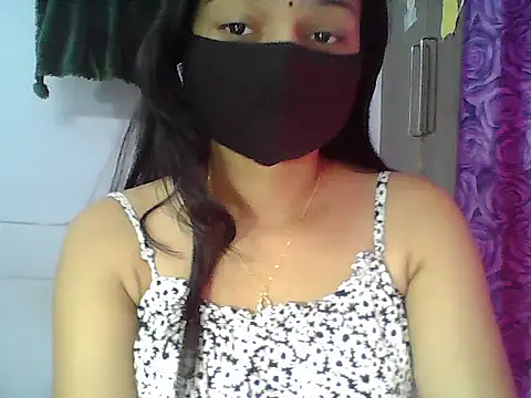 Snapshot of Saxy_Mony002 chatting on 05-14-26, 03:14 Saxy Mony002 online show from 05-14-26, 03:14