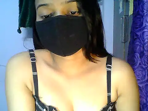 Snapshot of Saxy_Mony002 chatting on 05-20-26, 02:14 Saxy Mony002 online show from 05-20-26, 02:14