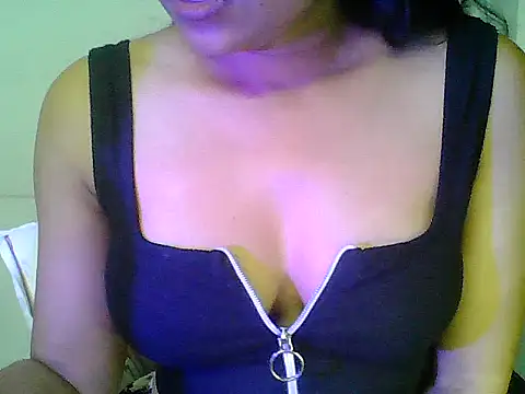 Snapshot of Saxy_Mony002 chatting on 06-10-26, 07:15 Saxy Mony002 online show from 06-10-26, 07:15