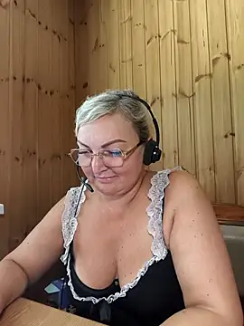 White-Chocolatte online show from 06-26-26, 06:52
