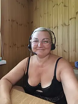 White-Chocolatte online show from 06-22-26, 08:22