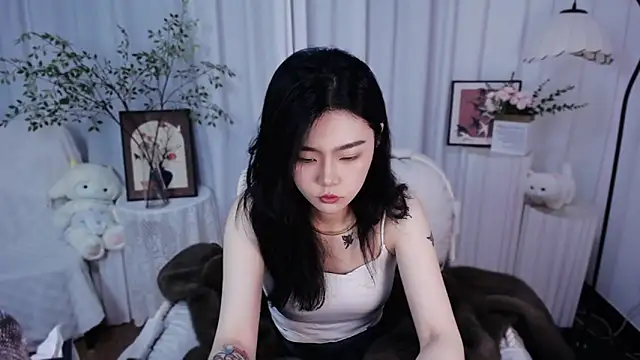 Snapshot of niu_rou_mian chatting on 04-15-26, 01:04 niu rou mian online show from 04-15-26, 01:04