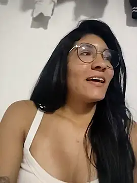 Ninaa velvett online show from 04-16-26, 10:23