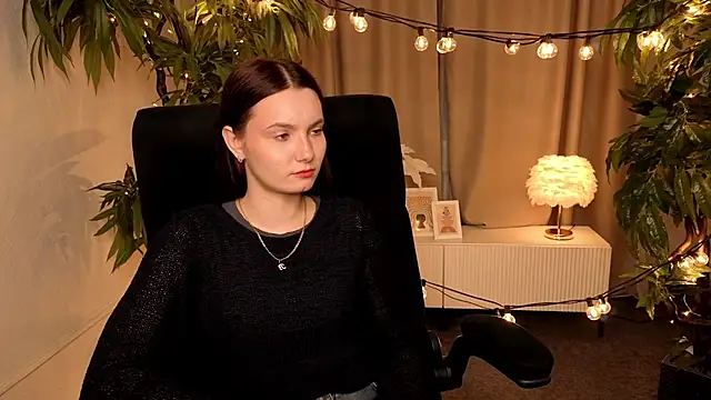 MarieFuller online show from 04-09-26, 07:47