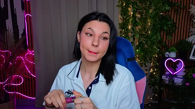 Snapshot of SharonBrowns chatting on 04-16-26, 04:52 SharonBrowns online show from 04-16-26, 04:52