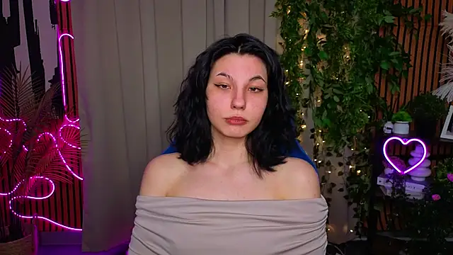 Snapshot of SharonBrowns chatting on 04-15-26, 06:34 SharonBrowns online show from 04-15-26, 06:34