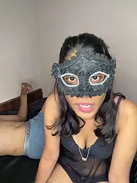Love Birds00 online show from 05-13-26, 08:54