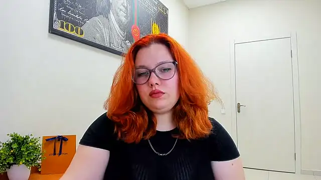 Snapshot of Aillia-Rous chatting on 06-22-26, 06:32 Aillia-Rous online show from 06-22-26, 06:32