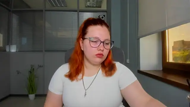 Snapshot of Aillia-Rous chatting on 06-26-26, 06:30 Aillia-Rous online show from 06-26-26, 06:30