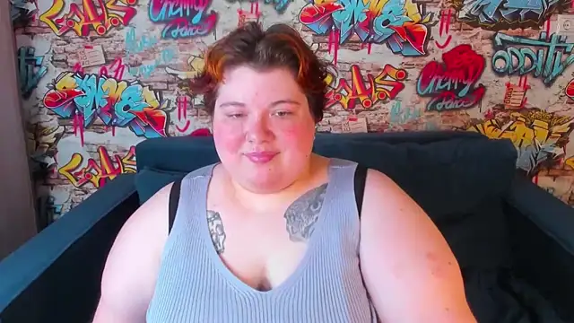 Snapshot of Sew_Sunny chatting on 04-08-26, 02:24 Sew Sunny online show from 04-08-26, 02:24