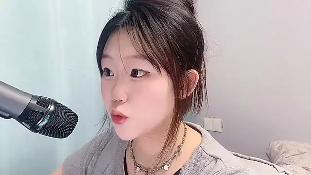 Snapshot of Lilababy00 chatting on 04-18-26, 02:14 Lilababy00 online show from 04-18-26, 02:14