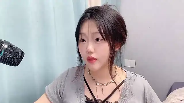 Snapshot of Lilababy00 chatting on 04-15-26, 02:21 Lilababy00 online show from 04-15-26, 02:21