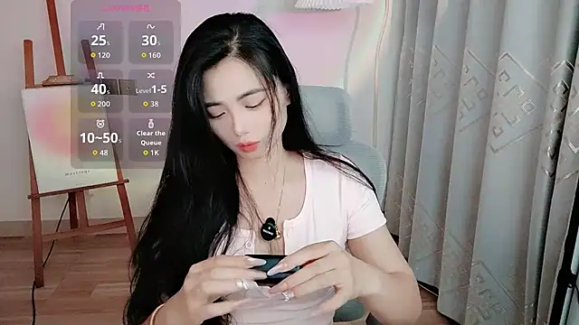 Snapshot of M-CC-M chatting on 04-28-26, 02:43 M-CC-M online show from 04-28-26, 02:43