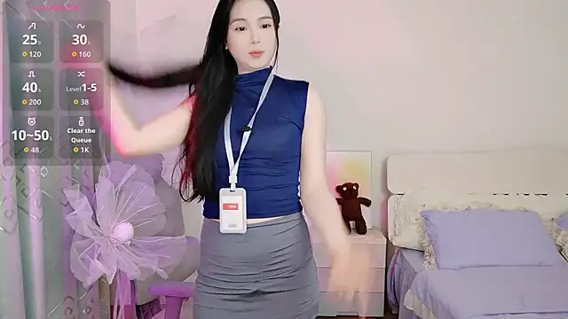 Snapshot of M-CC-M chatting on 06-06-26, 02:33 M-CC-M online show from 06-06-26, 02:33