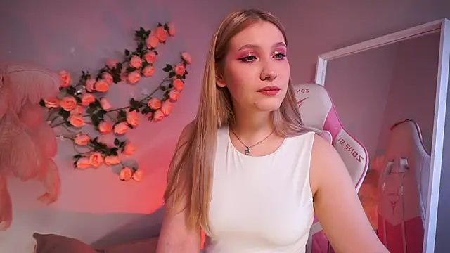 Snapshot of Emilicious chatting on 05-04-26, 01:58 Emilicious online show from 05-04-26, 01:58